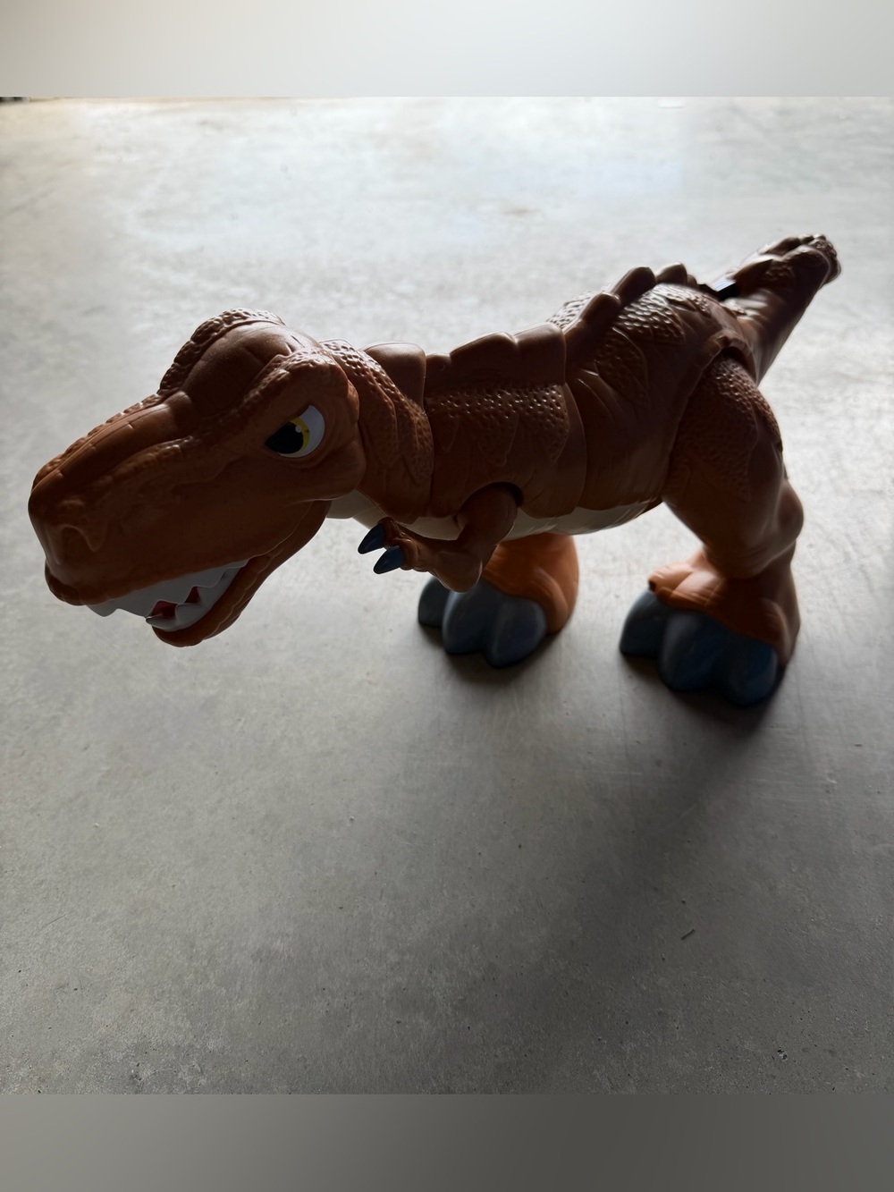 Fisher-Price Imaginext Mega T-Rex Roaring 20-inch Action Dinosaur 2011
